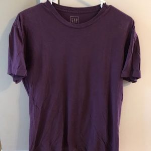 GAP purple t-shirt